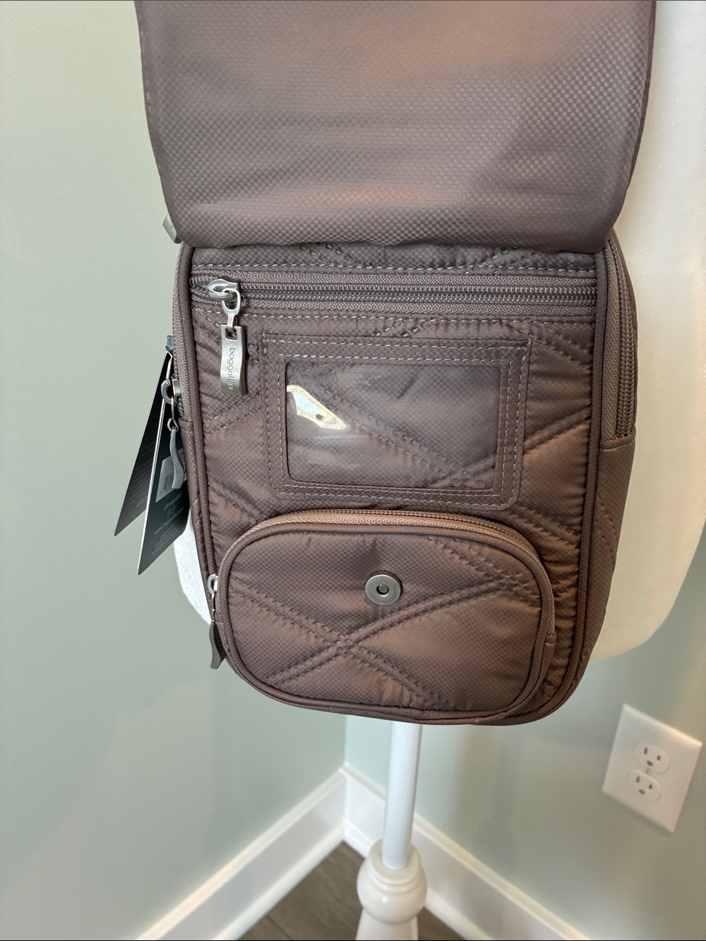 Baggallini RFID Journey Crossbody Quilted ~ Metallic Taupe - Picture 4 of 8
